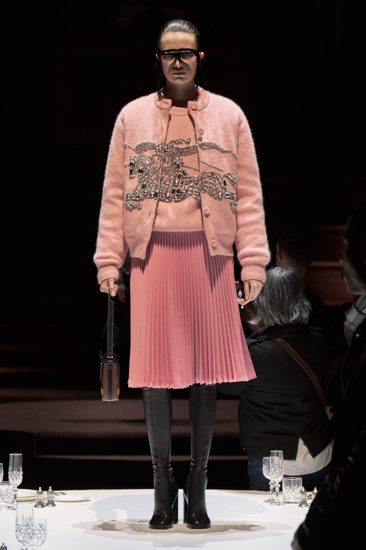 Burberry осень-зима 2022 Burberry осень-зима 2022
