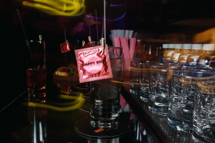 Happy End Bar & Kitchen и The Blueprint представляют специальное коктейльное меню – для него и для нее Happy End Bar & Kitchen и The Blueprint представляют специальное коктейльное меню – для него и для нее