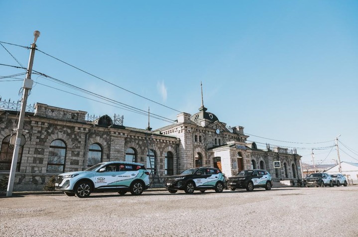 CHERY HYBRIDS преодолели более 3 500 км в рамках «Большого Путешествия» с «Авто Года». Экспертный тест продолжается CHERY HYBRIDS преодолели более 3 500 км в рамках «Большого Путешествия» с «Авто Года». Экспертный тест продолжается