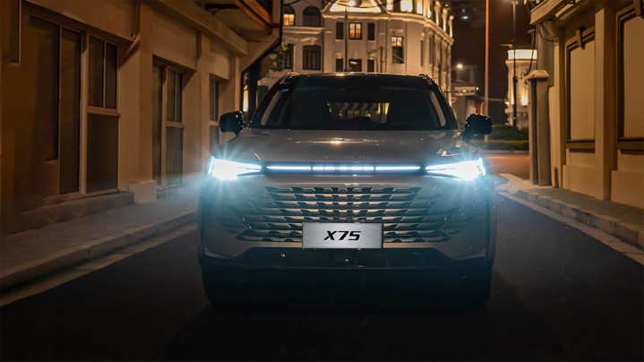 Семейный кроссовер BAIC X75 готовится к выходу на российский рынок Семейный кроссовер BAIC X75 готовится к выходу на российский рынок