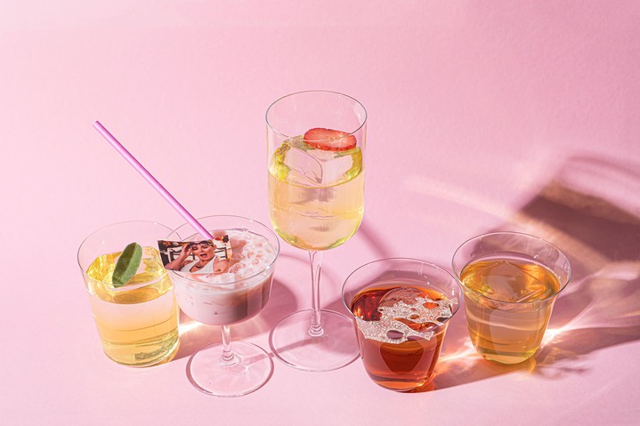 Бар Happy End Bar & Kitchen вместе с BURO запускают коктейльную карту Бар Happy End Bar & Kitchen вместе с BURO запускают коктейльную карту
