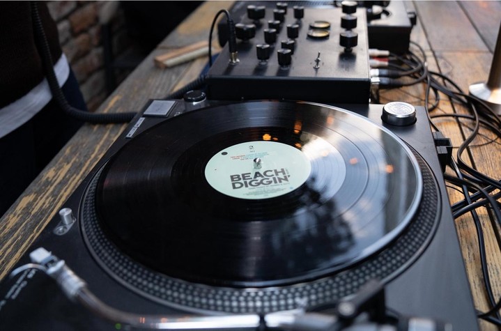 Vinyl Garage Market в Sölna Bistro Vinyl Garage Market в Sölna Bistro