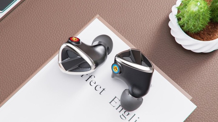 Blade раскрывает карты: новинки компании на выставке Hi-Fi & High End Show Blade раскрывает карты: новинки компании на выставке Hi-Fi & High End Show