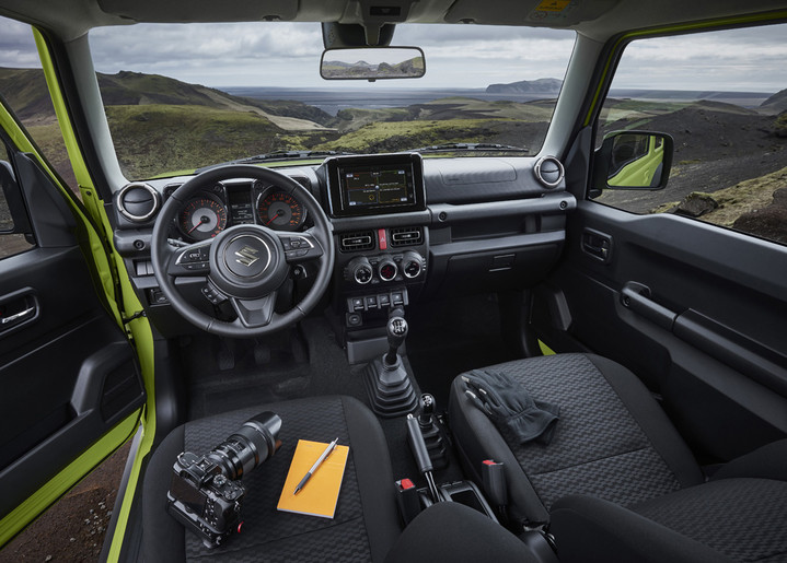Трехдверный Suzuki Jimny: тест-драйв FashionTime.ru Трехдверный Suzuki Jimny: тест-драйв FashionTime.ru