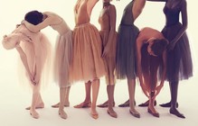 Christian Louboutin выпустил обновленную коллекцию балеток Nude