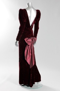 Платья принцессы Дианы выставлены на аукцион Фото