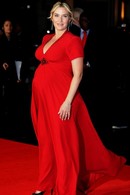 Кейт Уинслет в платье Jenny Packman на Лондонском кинофестивале