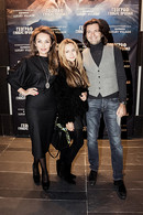 Елена и Дмитрий Маликовы с дочерью