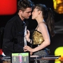 Роберт Паттинсон и Кристен Стюарт на вручении наград MTV