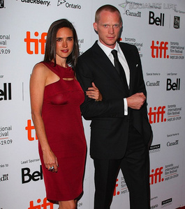   (Jennifer Connelly)     (Paul Bettany)