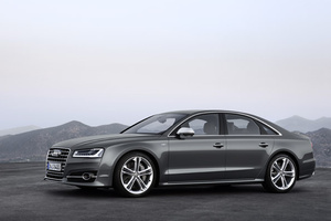 Audi S8