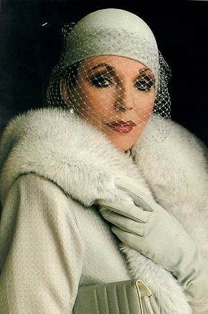 http://www.fashiontime.ru/upload/iblock/406/767132j33137aJoan_Collins_993587w600h600.jpg