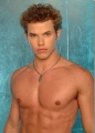   (Kellan Lutz)