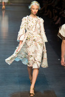 Саша Лусс на показе Dolce & Gabbana