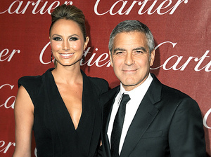 Джордж Клуни отрицает слухи о расставании с возлюбленной Фото