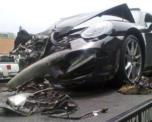 Линдси Лохан попала в аварию Фото