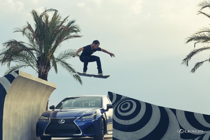 Ховерборд Lexus: страсть в движении