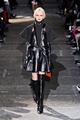 На Неделе моды в Париже состоялся показ новой коллекции Риккардо Тиши для Givenchy Фото