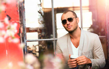 Джуд Лоу стал рекламным лицом мужской коллекции очков Vogue Eyewear