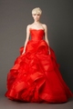Вера Вонг представила коллекцию свадебных платьев красного цвета Фото