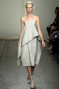 Новая коллекция Donna Karan представлена на Неделе моды в Нью-Йорке Фото