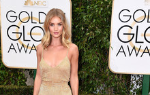 «Золотой глобус 2016»: триумфаторы красной дорожки в нарядах Versace
