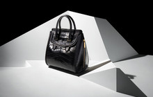 Alexander McQueen запускает новую модель сумки Heroine