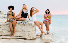 Полные модели снялись в рекламе купальников Swimsuits for All