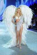  Victoria's Secret Fashion Show