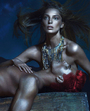 Новая реклама Versace названа произведением искусства  Фото
