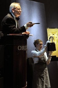 Сумочка Маргарет Тэтчер продана с аукциона Christie's Фото
