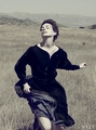 Энн Хэтэуэй появилась на обложке американского Vogue Фото