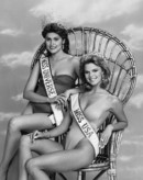 «Мисс Вселенная 1985» Дебора Карти Деу (на фото слева)
