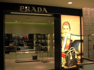    ,  Prada  