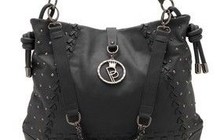 Марка Patrizia Pepe выпустила коллекцию сумок из кожзаменителя