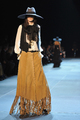Хеди Слиман произвел фурор коллекцией Saint Laurent на Парижской неделе моды  Фото